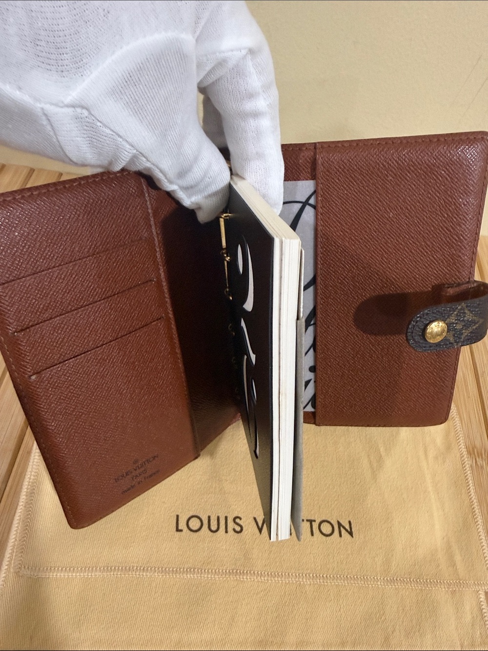 Authentic Louis Vuitton agenda Louis Vuitton  Credit holder wallet (COA included - Picture 3 of 11